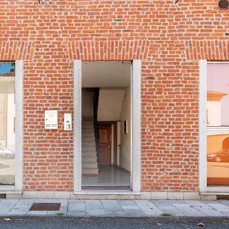Italian Experience-ariel Apartament Corteolona